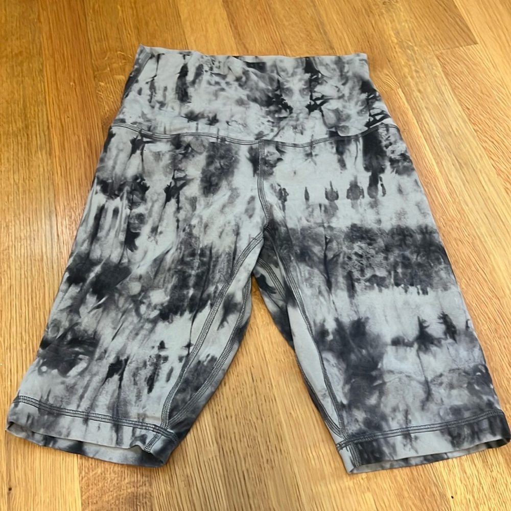 Lululemon biker shorts